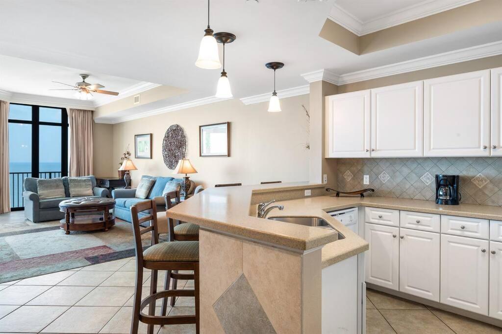 Phoenix West - 2207 - High-end Luxury Beachfront Orange Beach