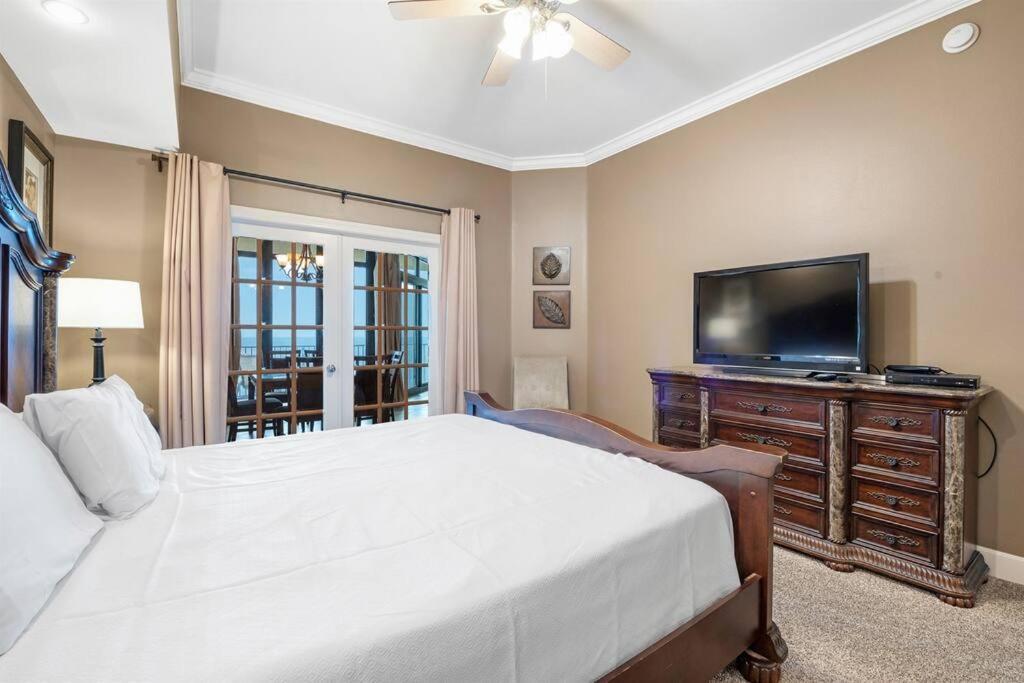 Phoenix West - 2207 - High-end Luxury Beachfront Apartment Orange Beach
