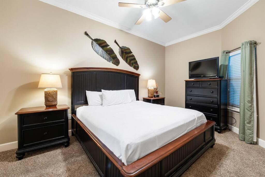 Phoenix West - 2207 - High-end Luxury Beachfront * Orange Beach