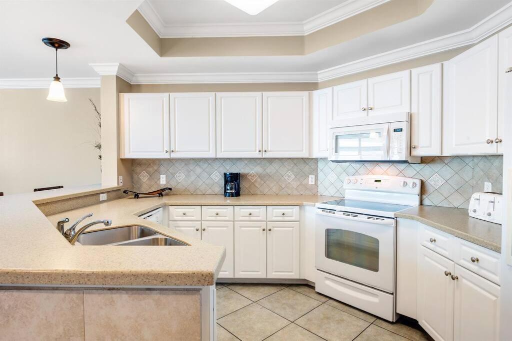 Phoenix West - 2207 - High-end Luxury Beachfront Apartment Orange Beach