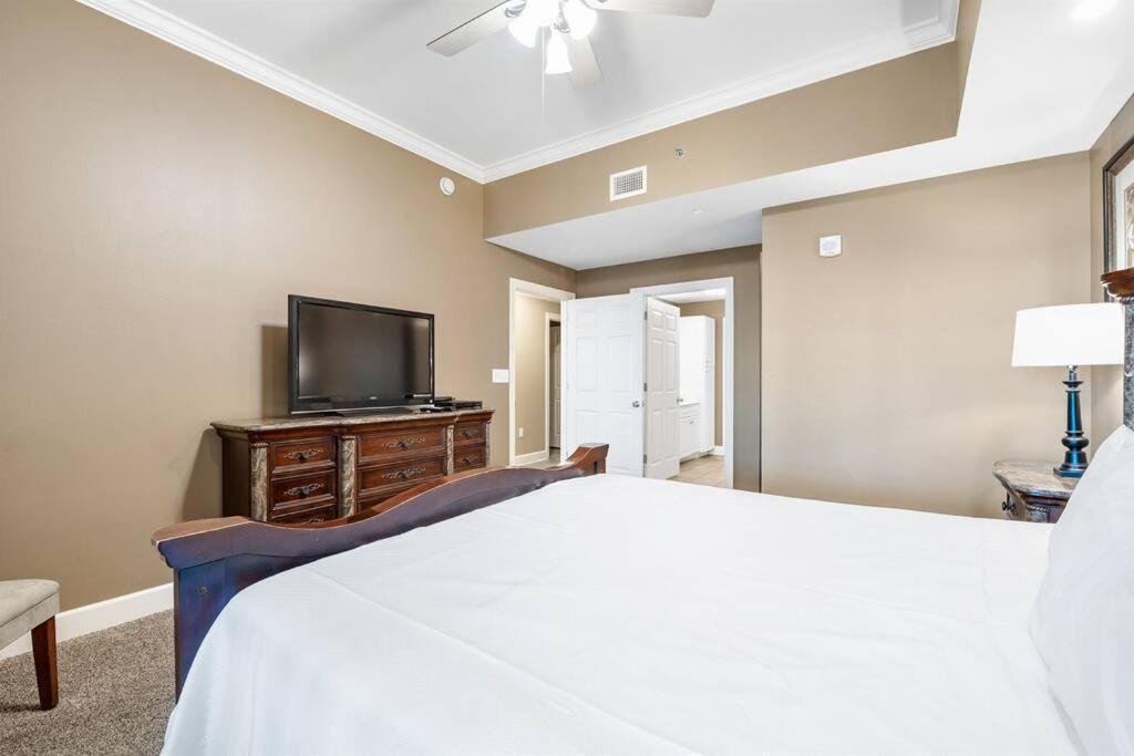 Phoenix West - 2207 - High-end Luxury Beachfront * Orange Beach