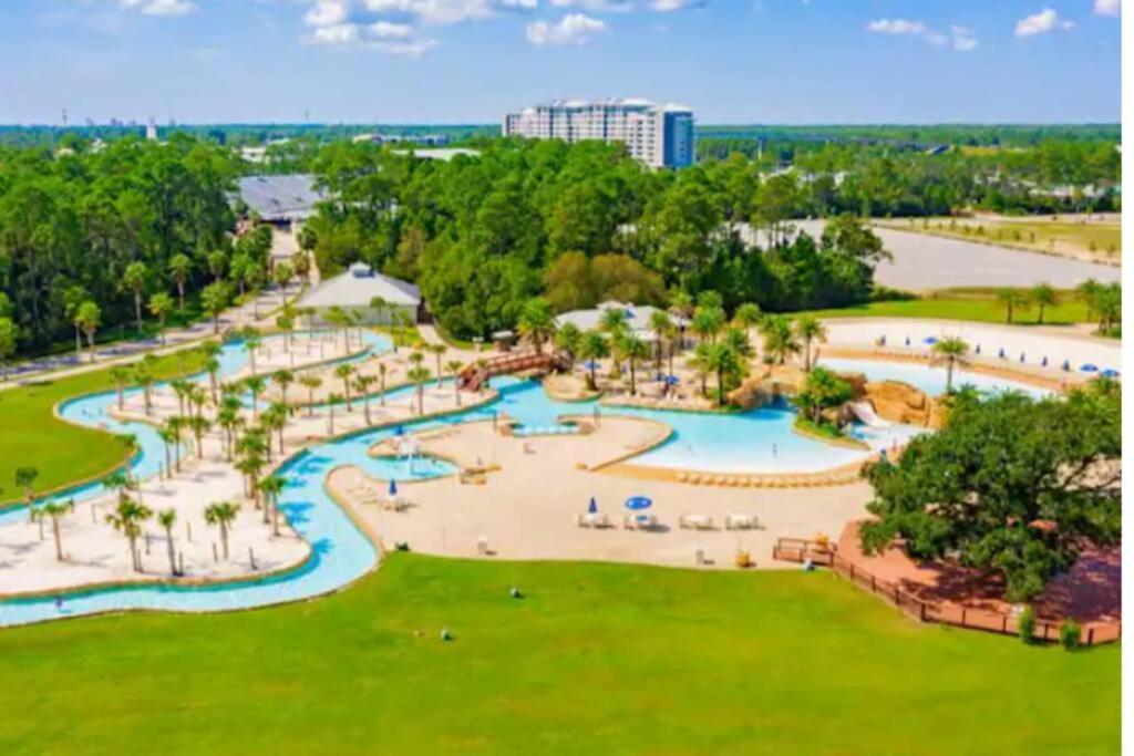 *breathtaking Waterfront 2 Bedroom*: Sleeps 8! *