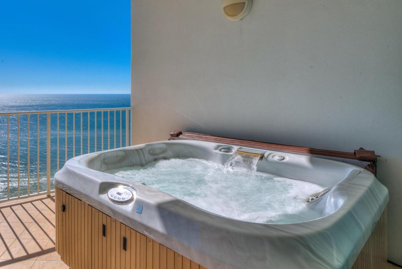 Turquoise D1703 Holiday home
