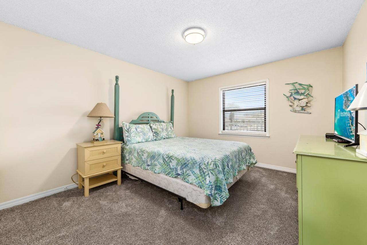 Apartment Sunswept Unit 201 *