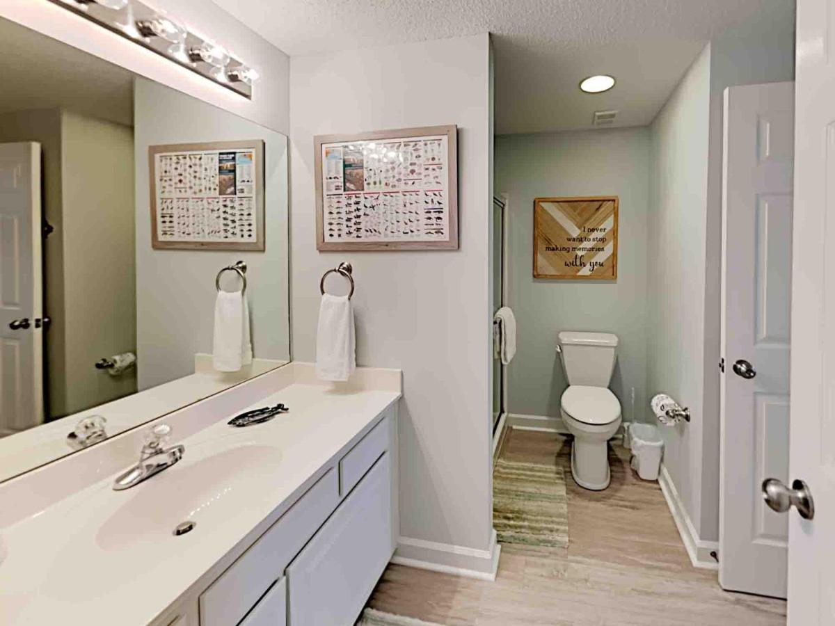 The Enclave #705 Apartment