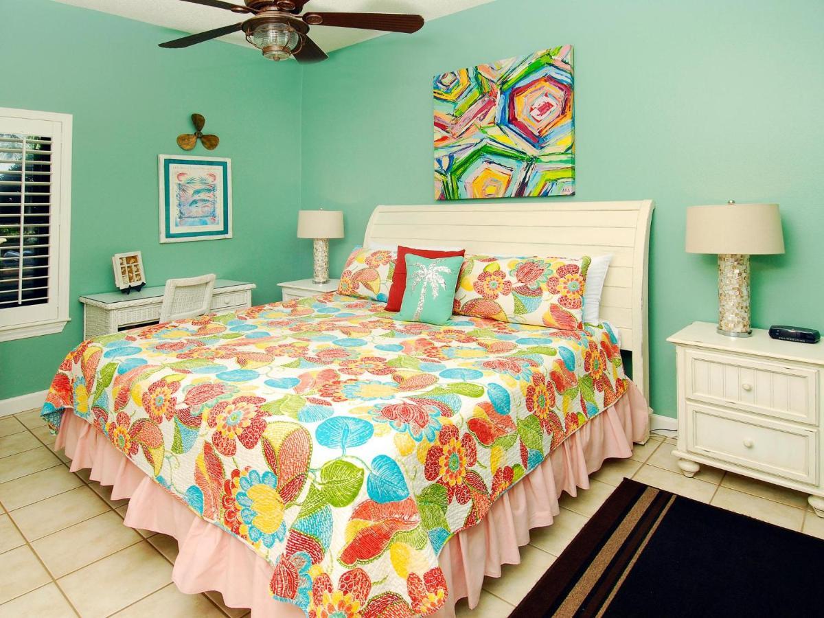 Apartment Phoenix X Unit 105 *