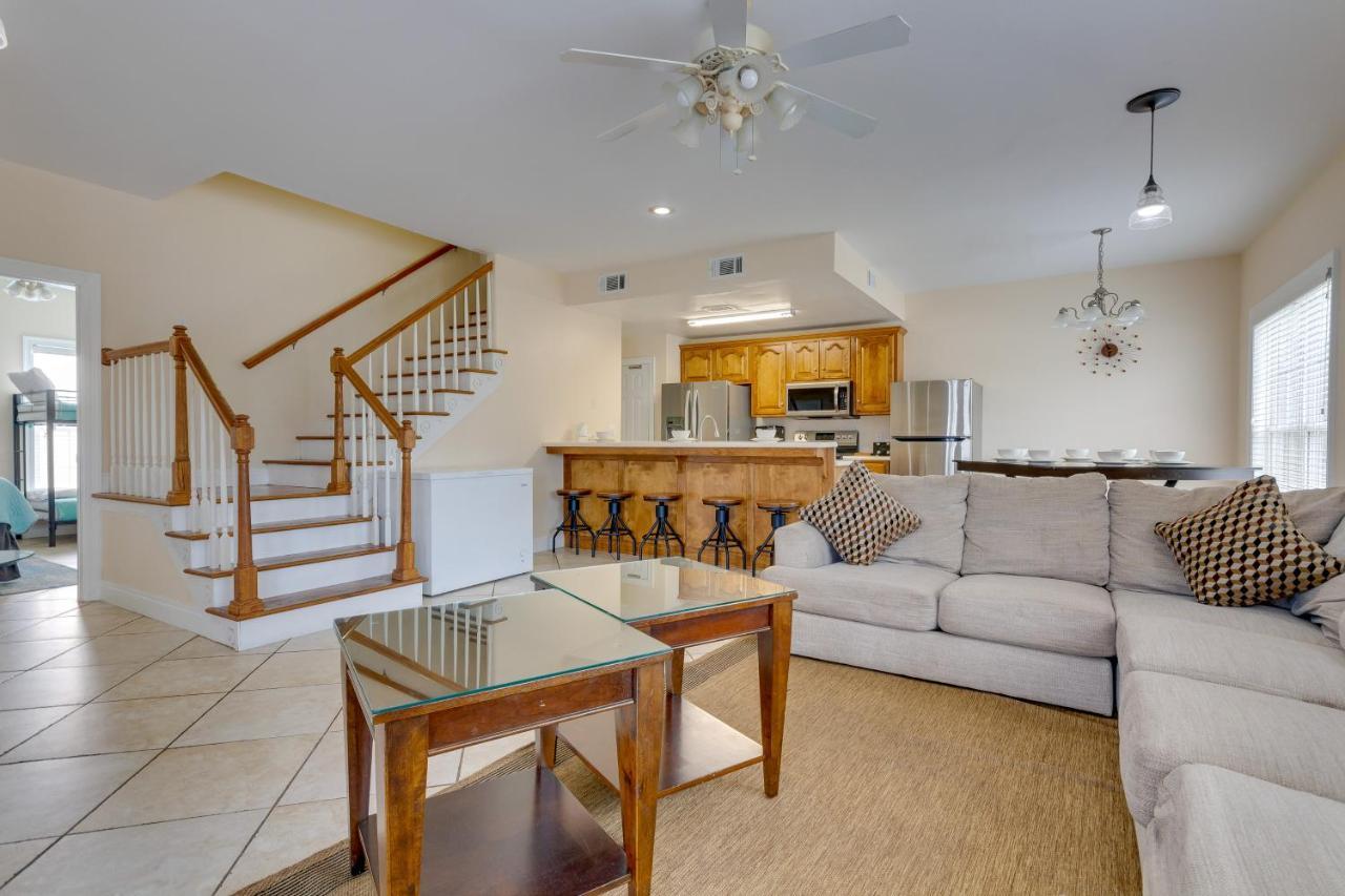 Orange Family Duplex With Deck Less Than 1 Mi To Shore Holiday home Orange Beach