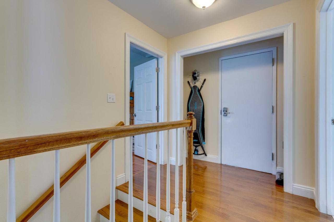 Holiday home Orange Family Duplex With Deck Less Than 1 Mi To Shore