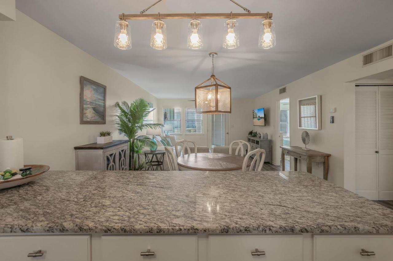Jubilee Landing 110 By Collection * Orange Beach