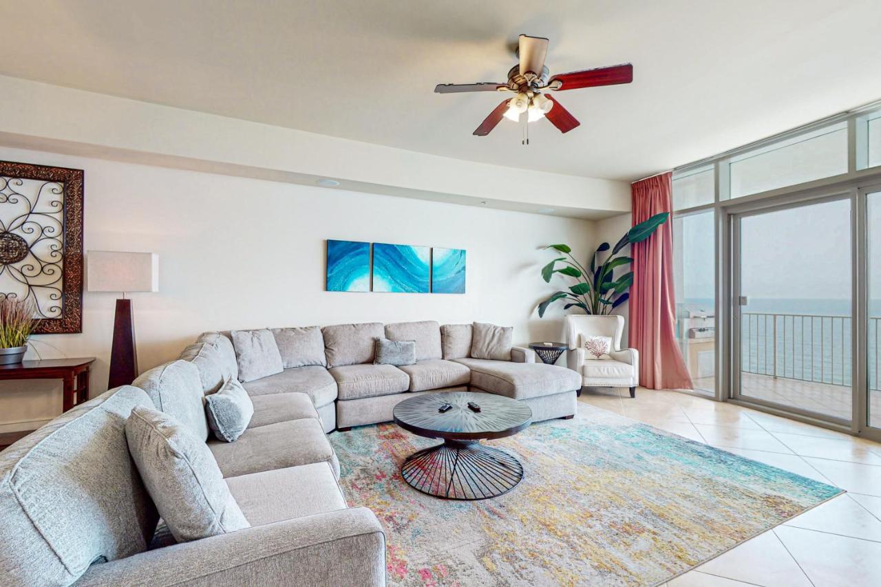 Turquoise C1507 Apartment