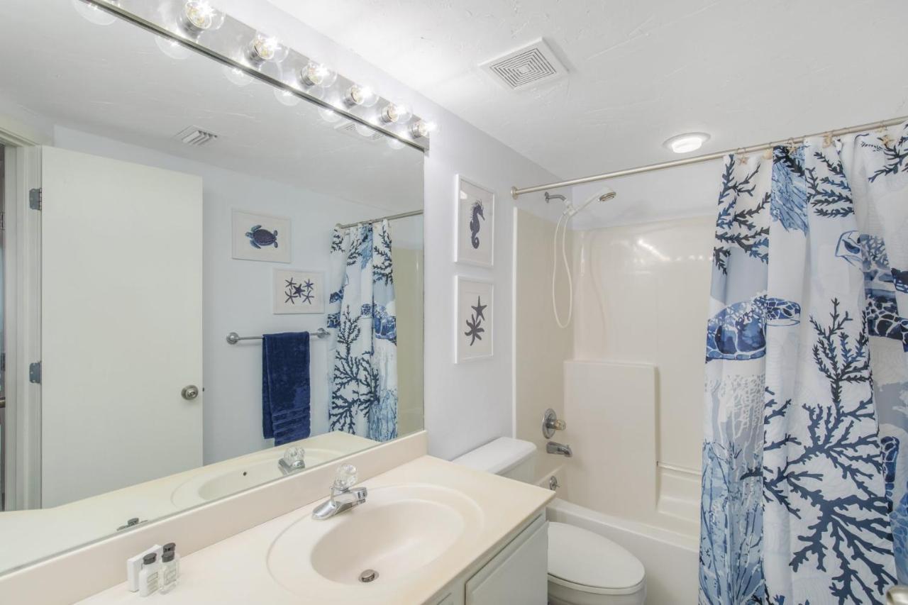 Pelican Pointe 506 By Collection