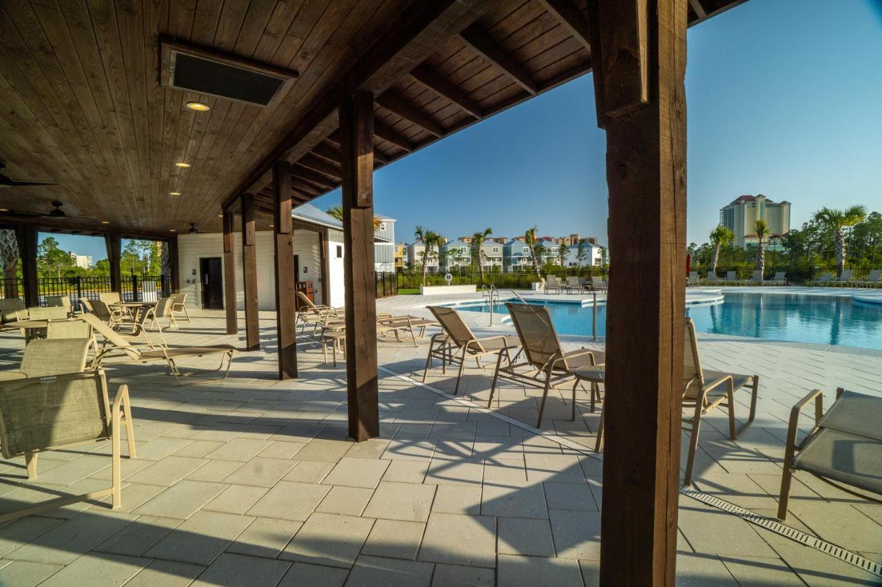 Holiday home ~spacious Near W/ Game And Community Pool~