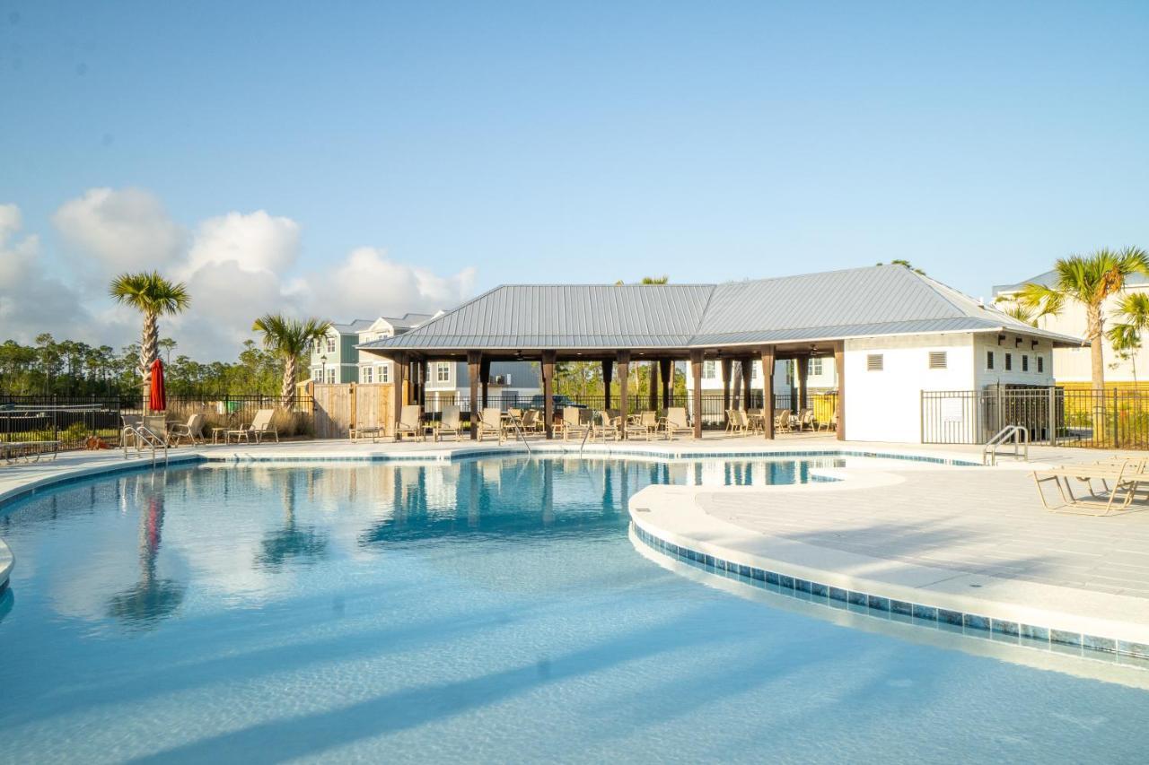 ~spacious Near W/ Game And Community Pool~ Holiday home *