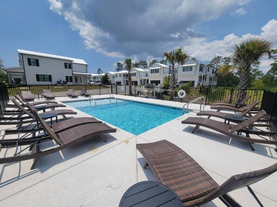 Holiday home 5 Star 4/3 Sleeps 16 With Arcade Game & Pool!