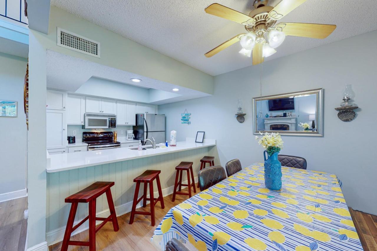 Mariner Lakes #30 Apartment