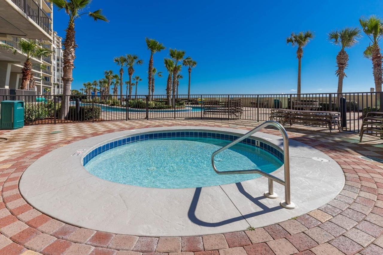 Three-bedroom Apartment Orange Beach