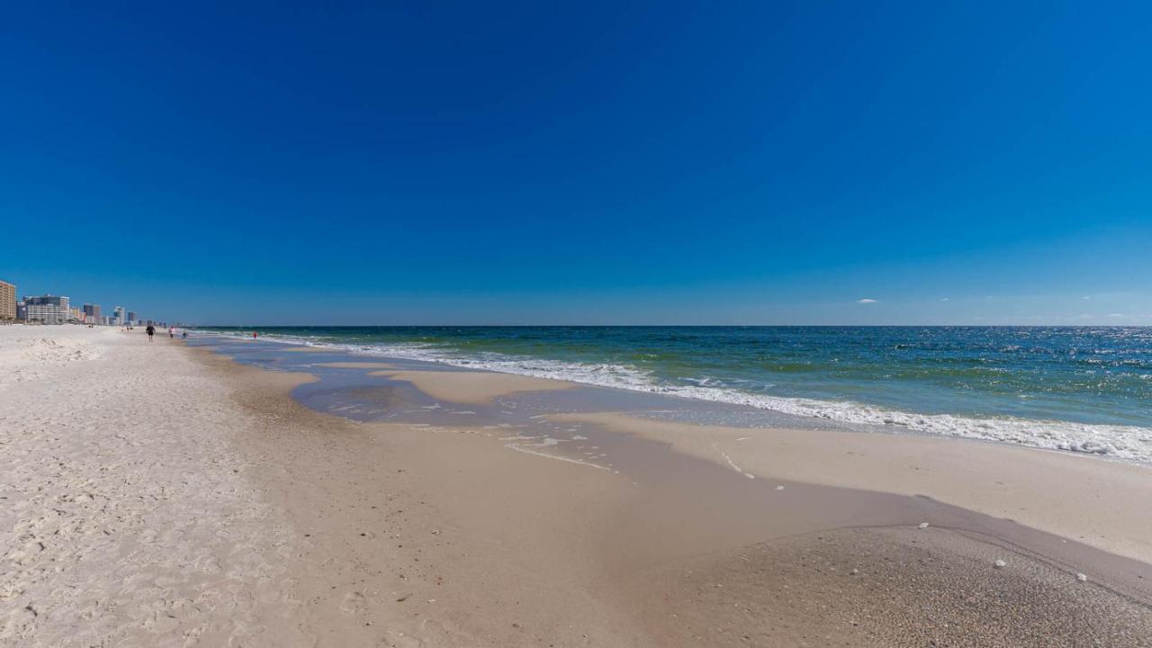 Three-bedroom Apartment Orange Beach