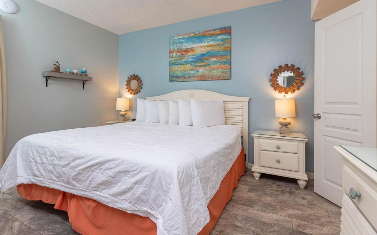 Phoenix X 1202 Apartment *