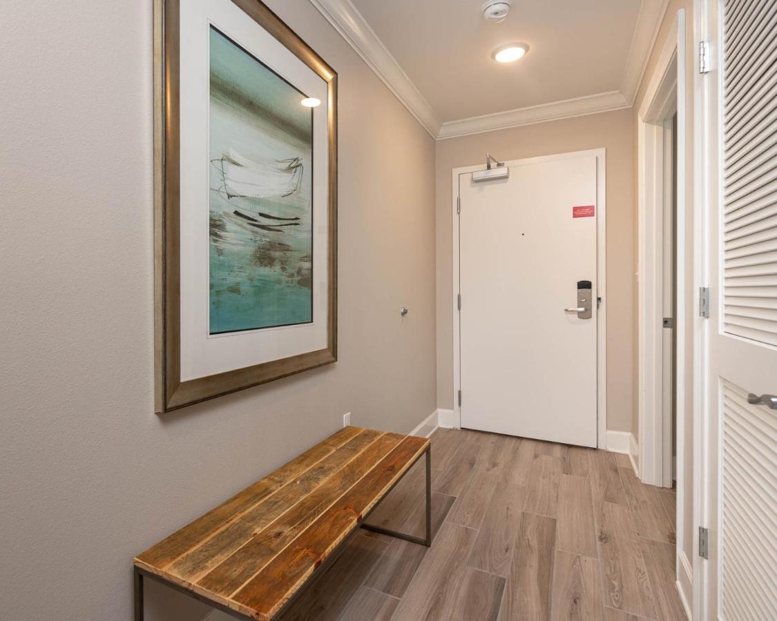 Phoenix Orange 2106 Apartment