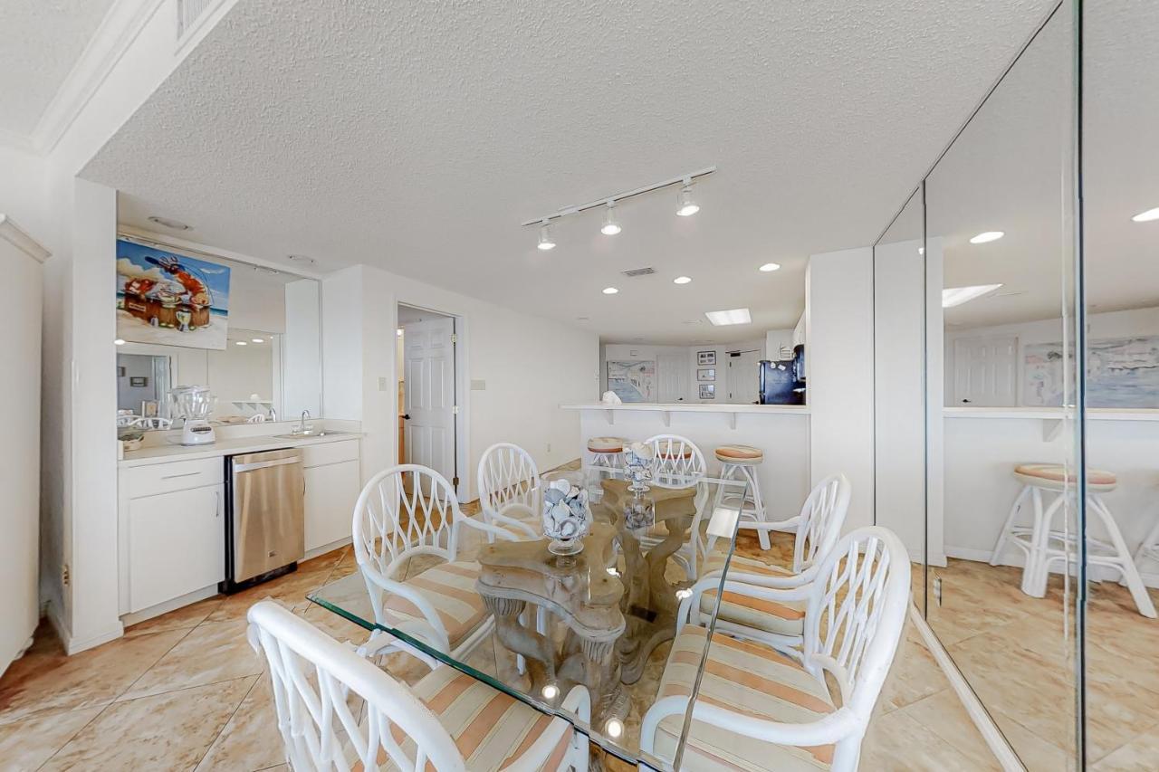Four Seasons 603e Apartment