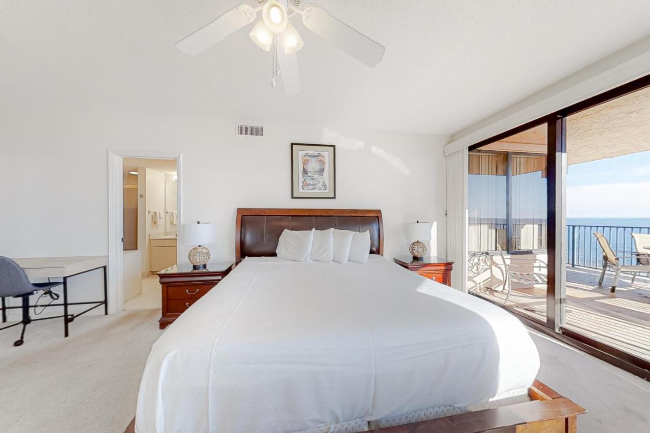 Four Seasons 603e Apartment *