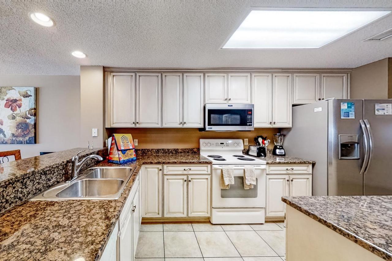 Apartment Four Seasons 402w *