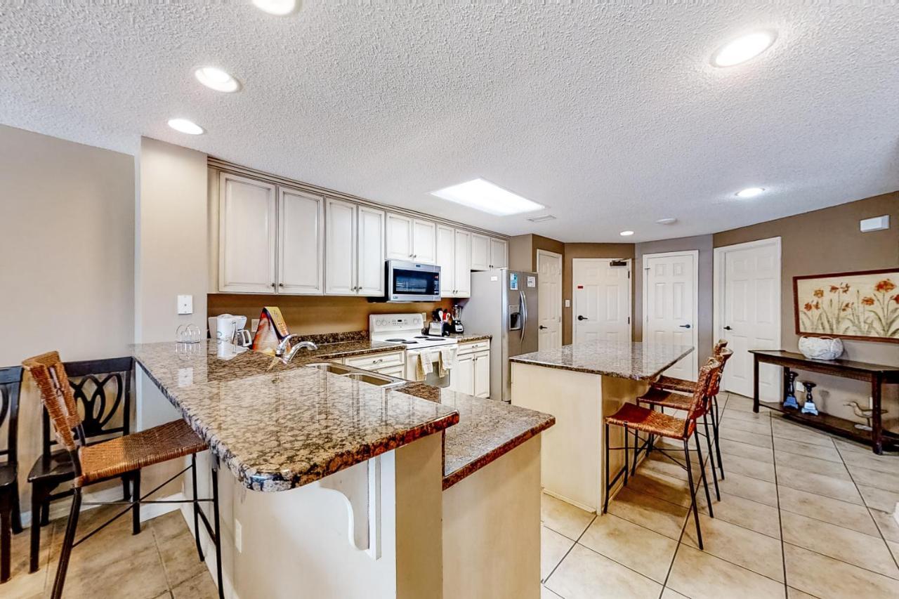 Apartment Four Seasons 402w *
