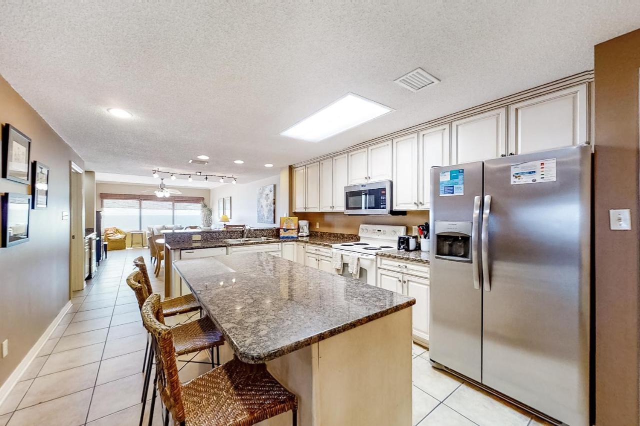 Apartment Four Seasons 402w *