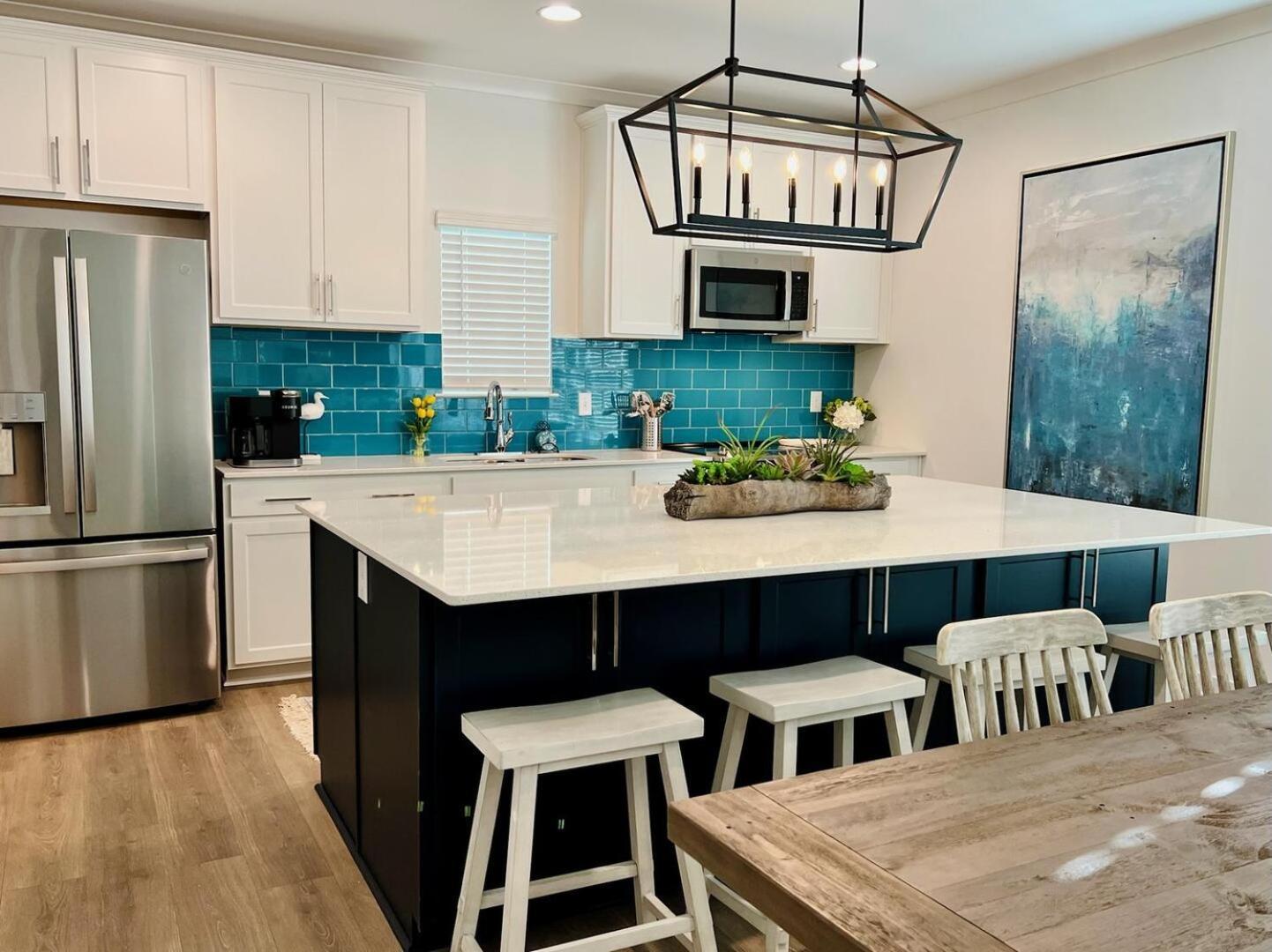 Beautiful 3br/25ba W/ Kayak Access, Sleeps 10 *
