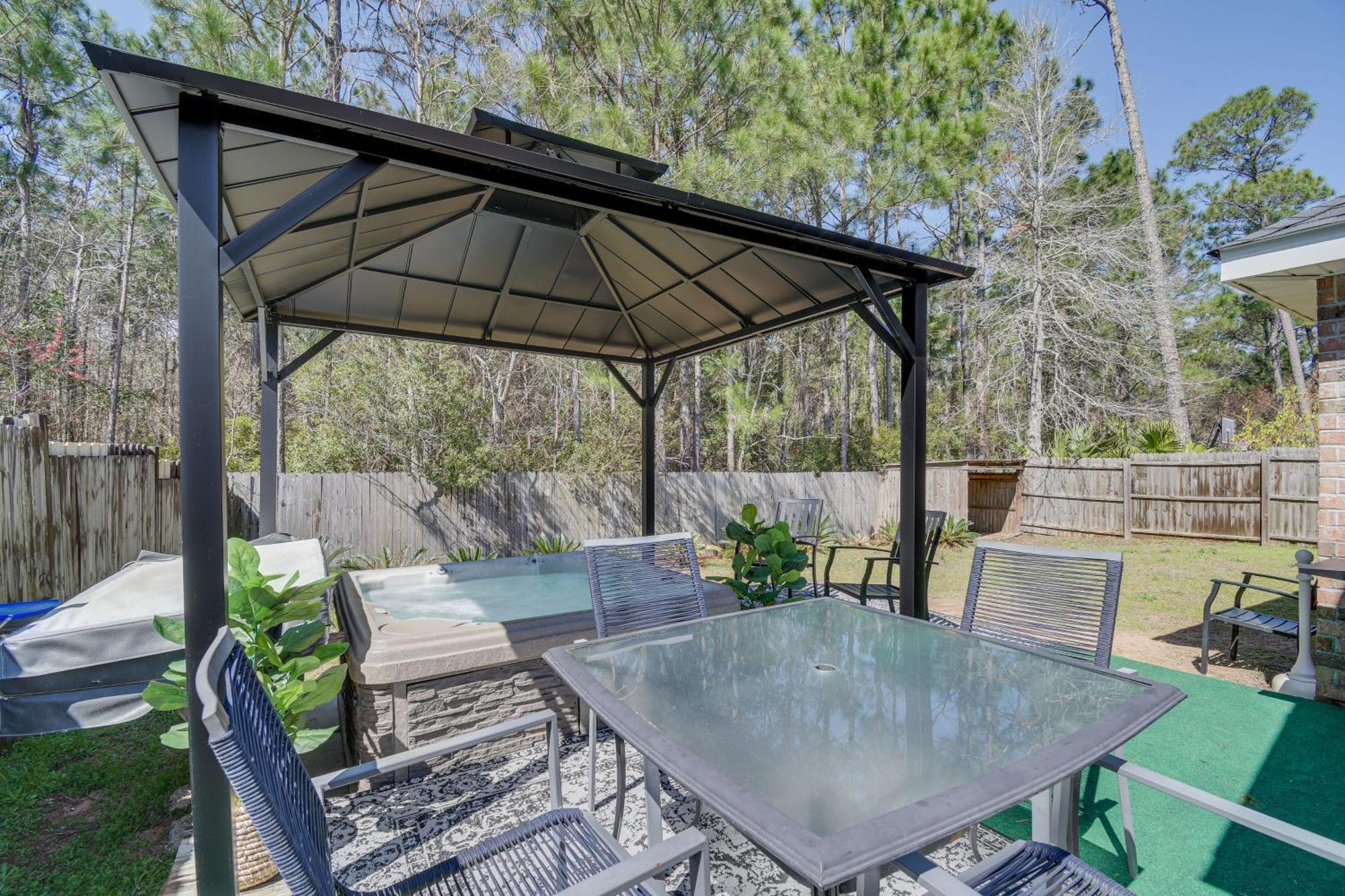 Orange With Hot Tub Less Than 2 Mi To The Wharf Holiday home Orange Beach