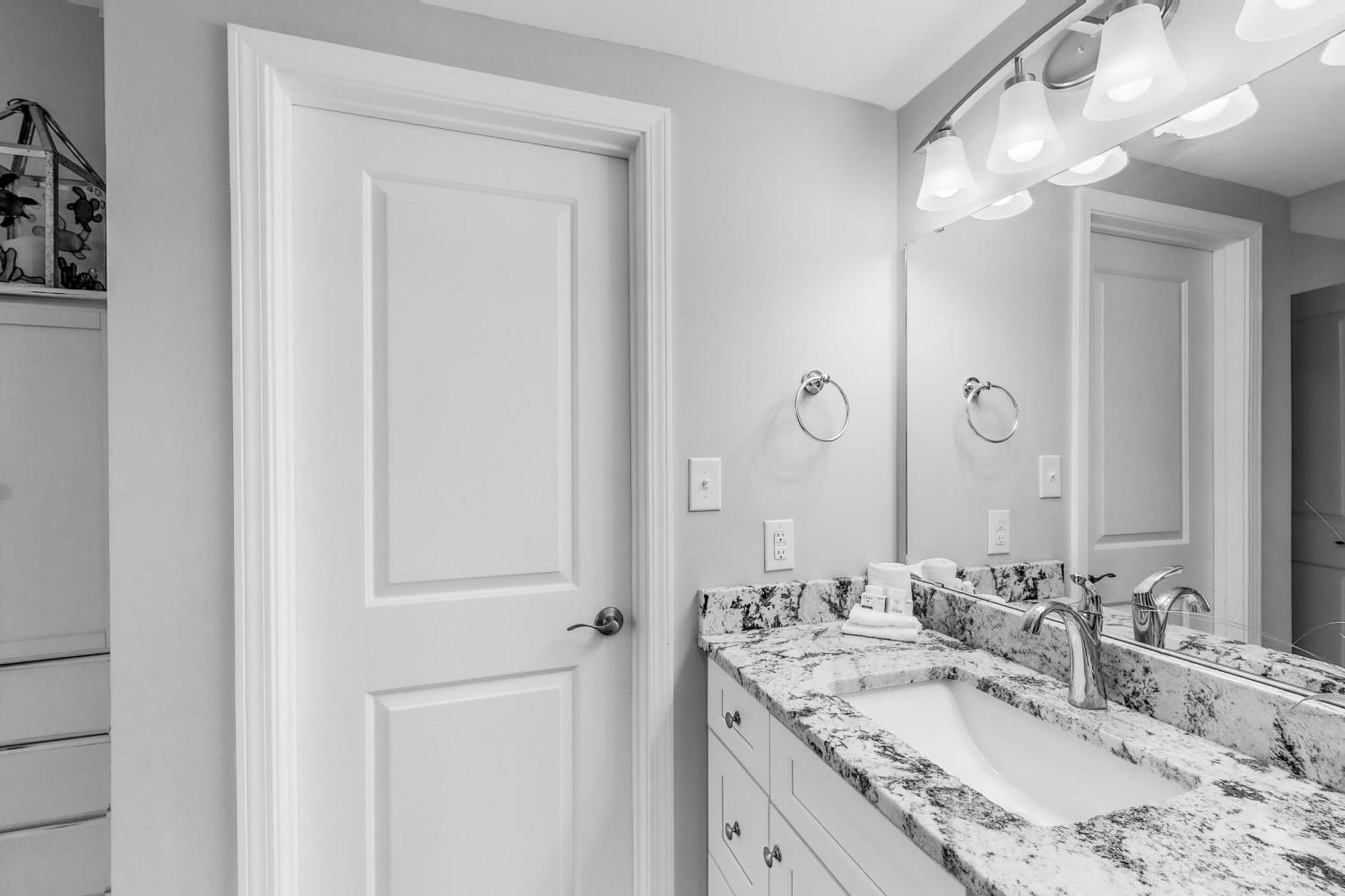 Silver 601 Apartment