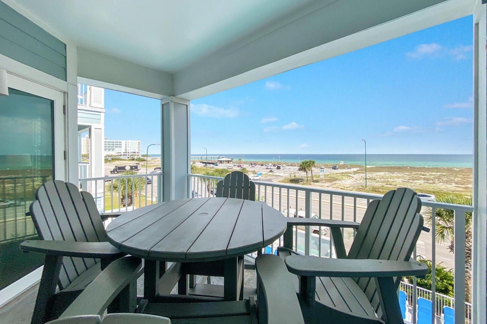 Cozy 2bd/2ba W/ View, Sleeps 6 Holiday home