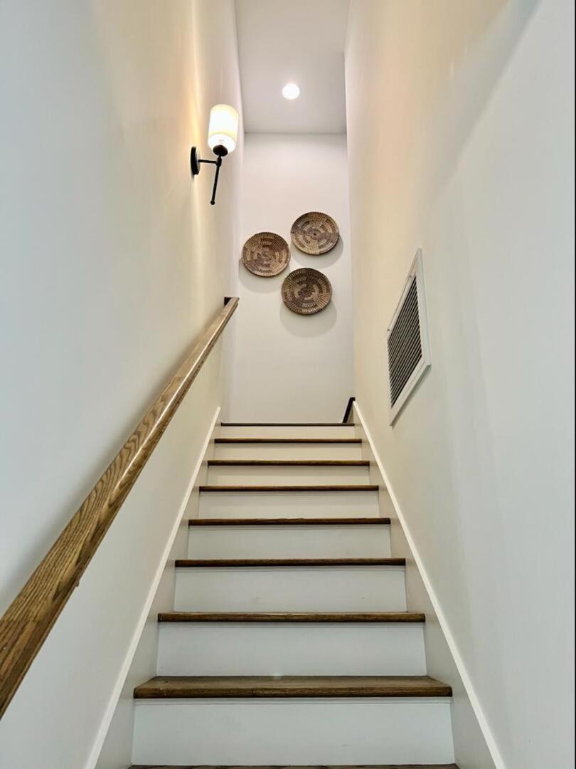Holiday home Beautiful 3br/25ba W/ Kayak Access, Sleeps 10 *