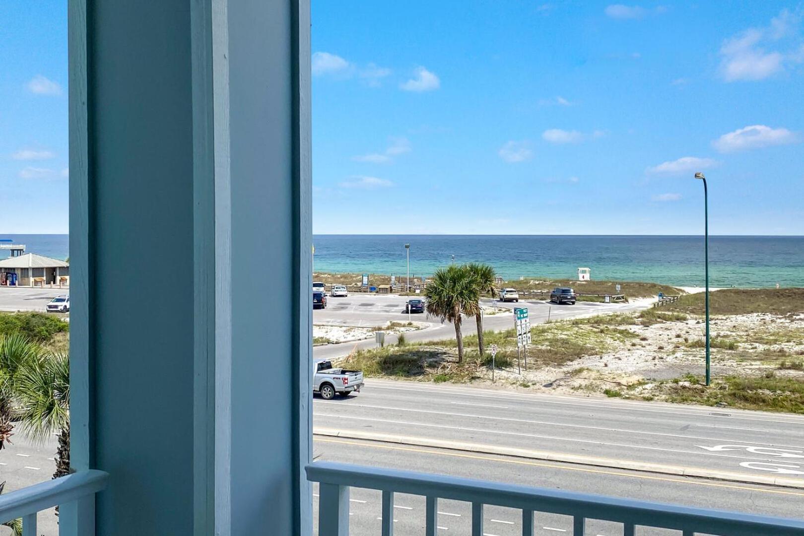 Cozy 2bd/2ba W/ View, Sleeps 6 *