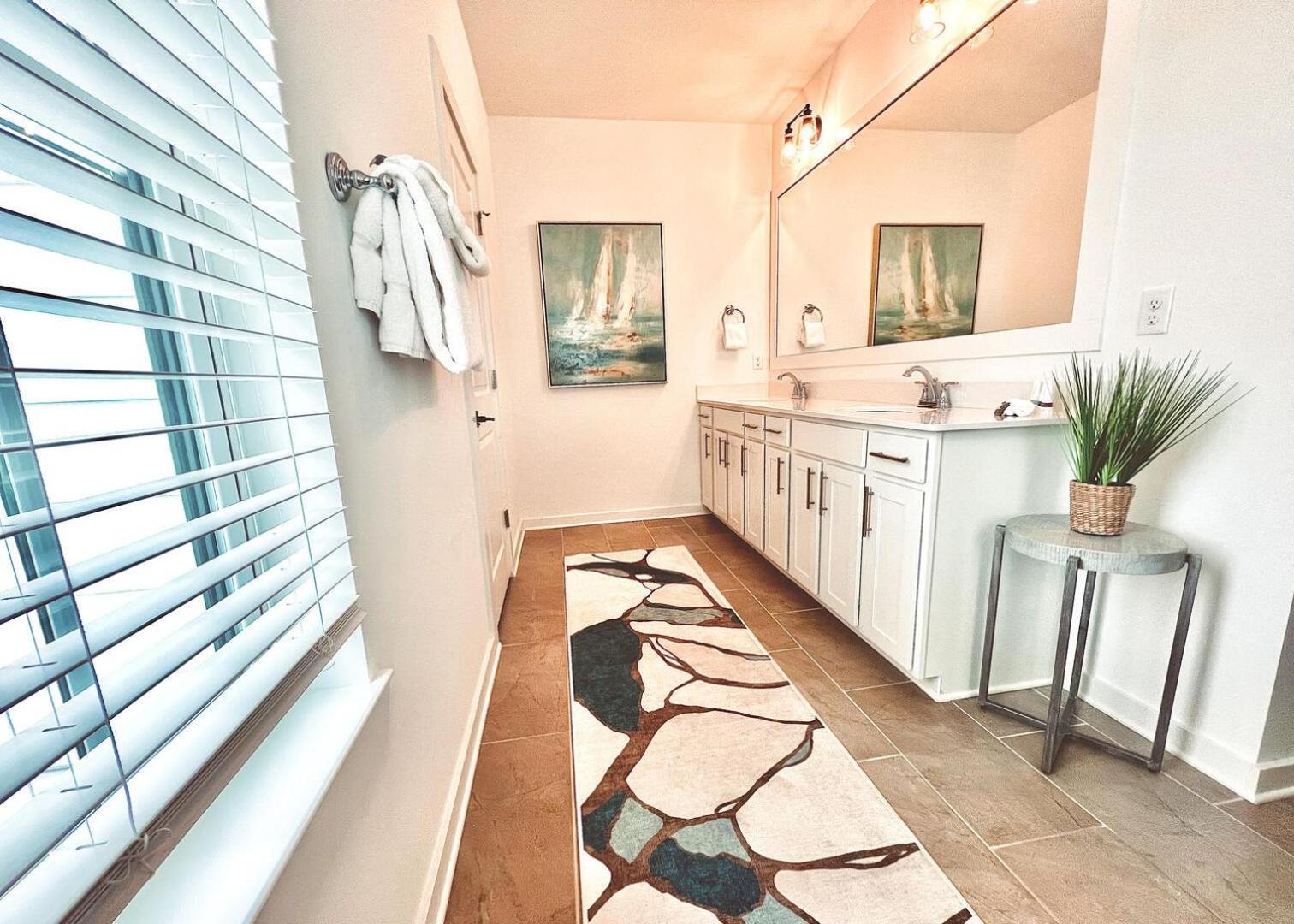 Holiday home Beautiful 3br/25ba W/ Kayak Access, Sleeps 10