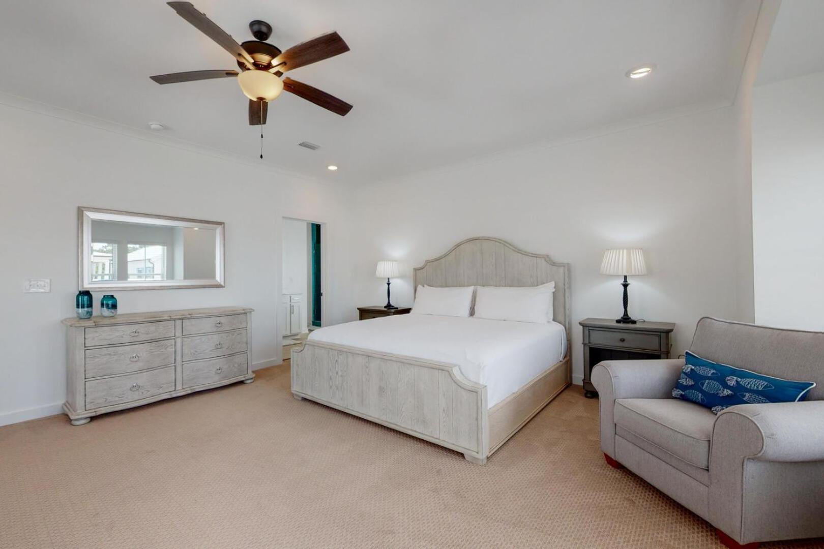 Stunning 3br/25ba, Pet Friendly, Sleeps 12 *