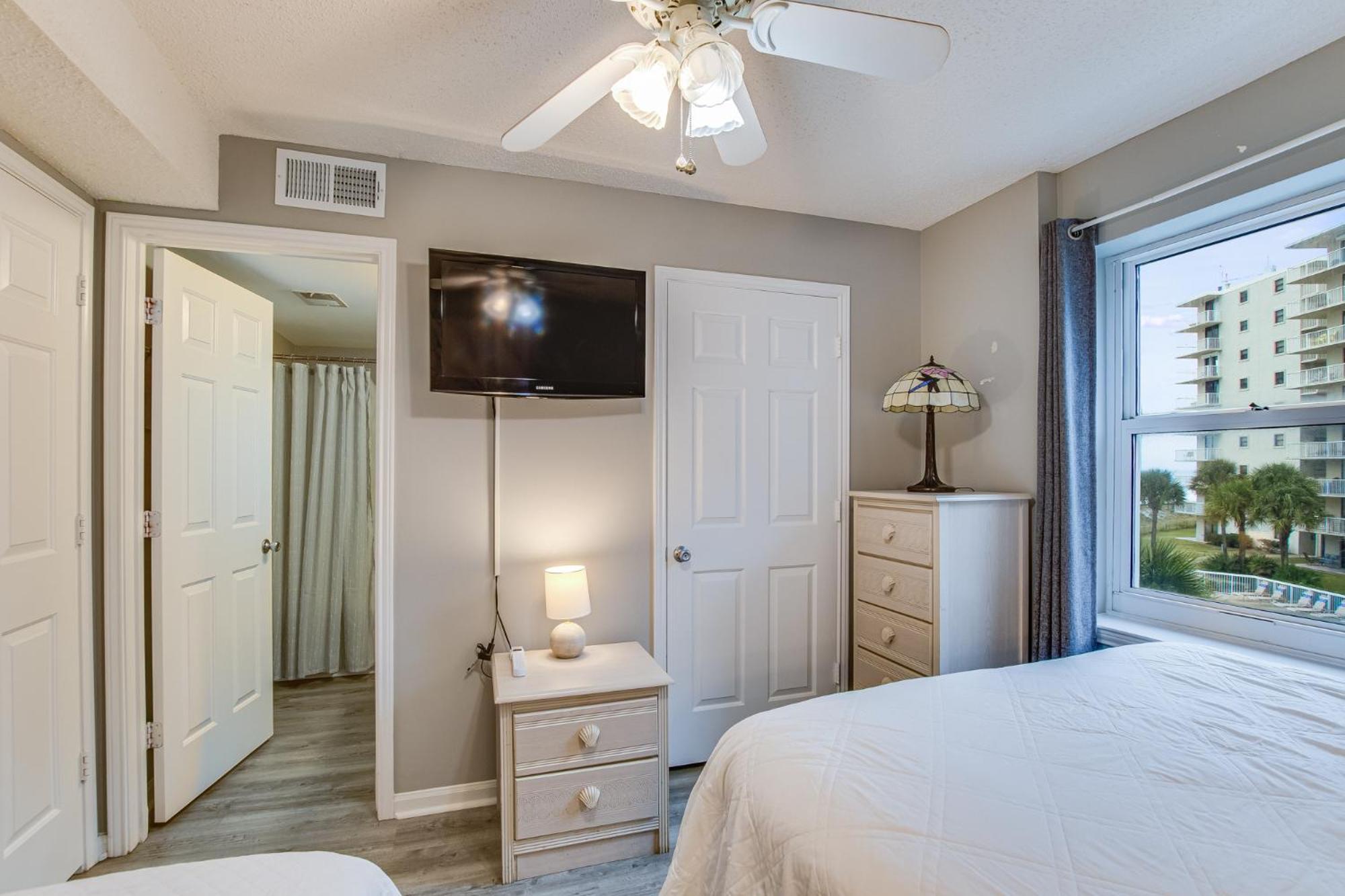 Apartment Tradewinds 205 *