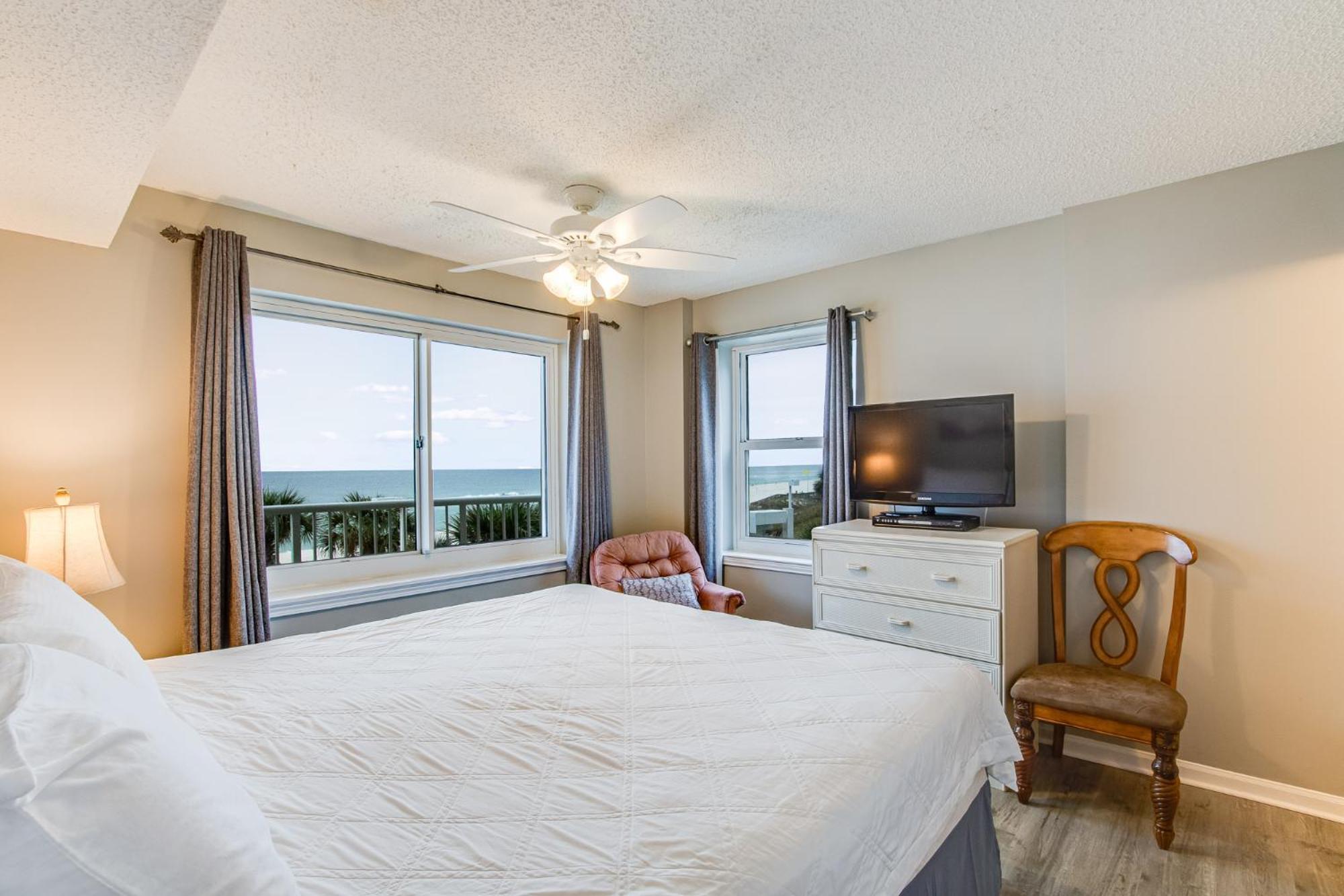 Apartment Tradewinds 205 *