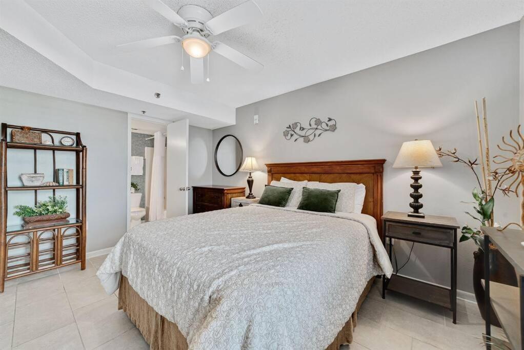 Apartment Phoenix-vii Unit 7814 - New-beach Front-sleeps 6 Orange Beach
