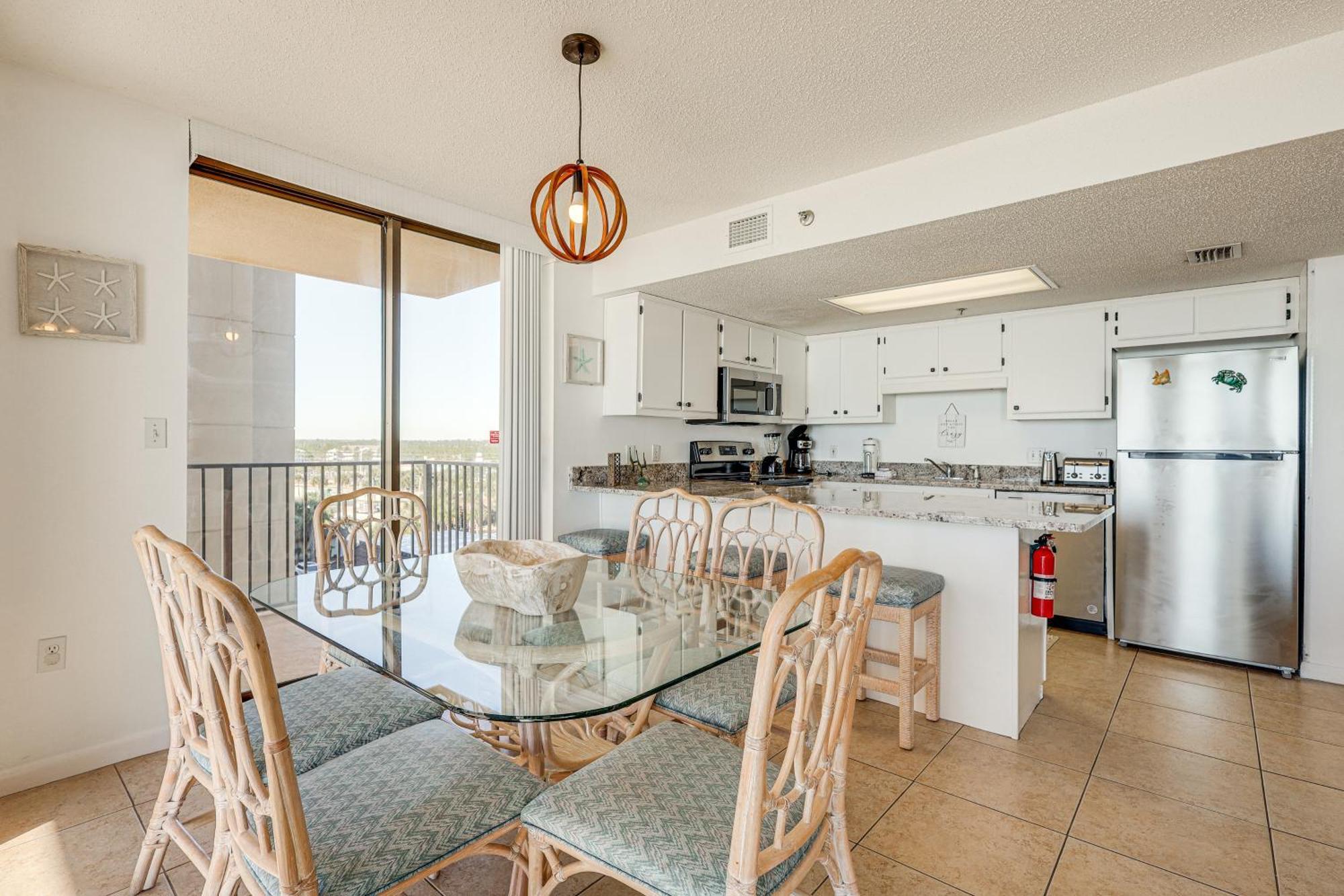 Orange With Ocean-view Balcony! Apartment