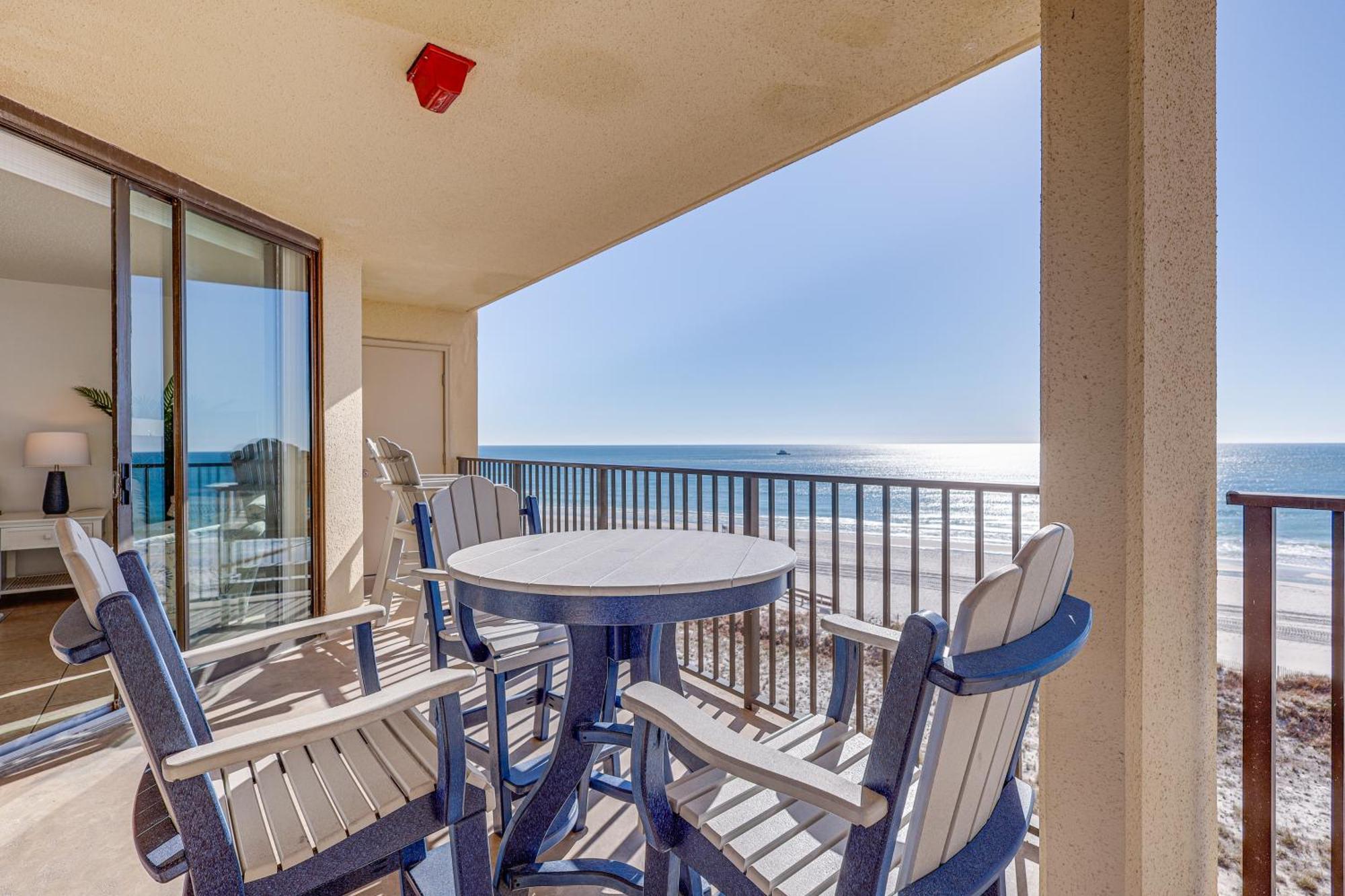 Orange With Ocean-view Balcony! Apartment