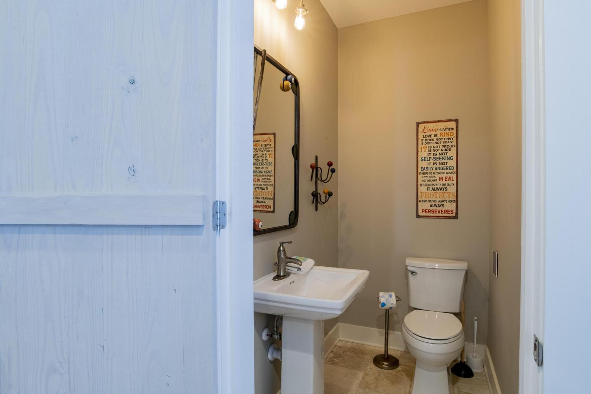 Castle In The East West 2 - 18 Bedrooms * Orange Beach