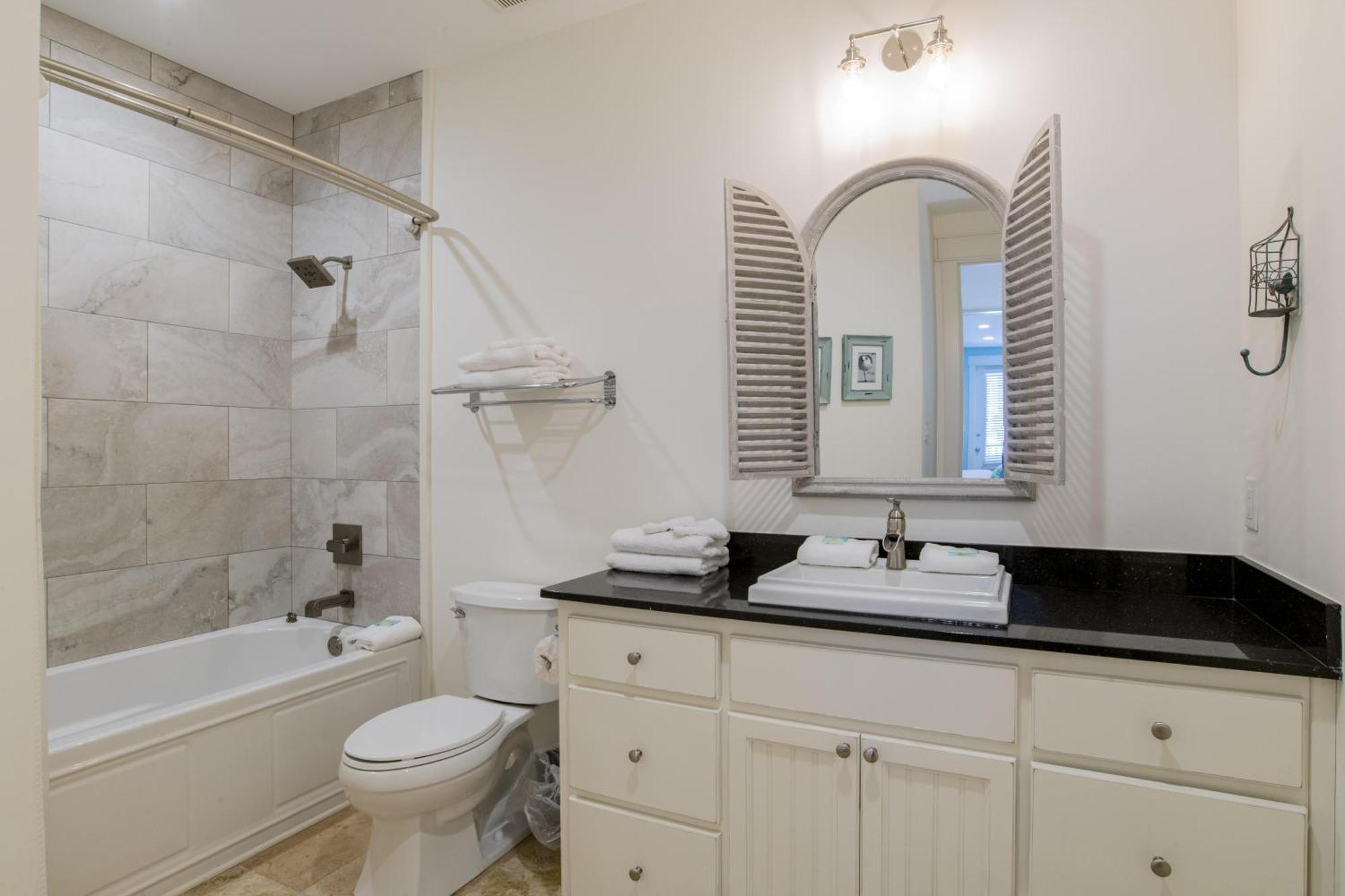 Castle In The East West 2 - 18 Bedrooms Holiday home Orange Beach