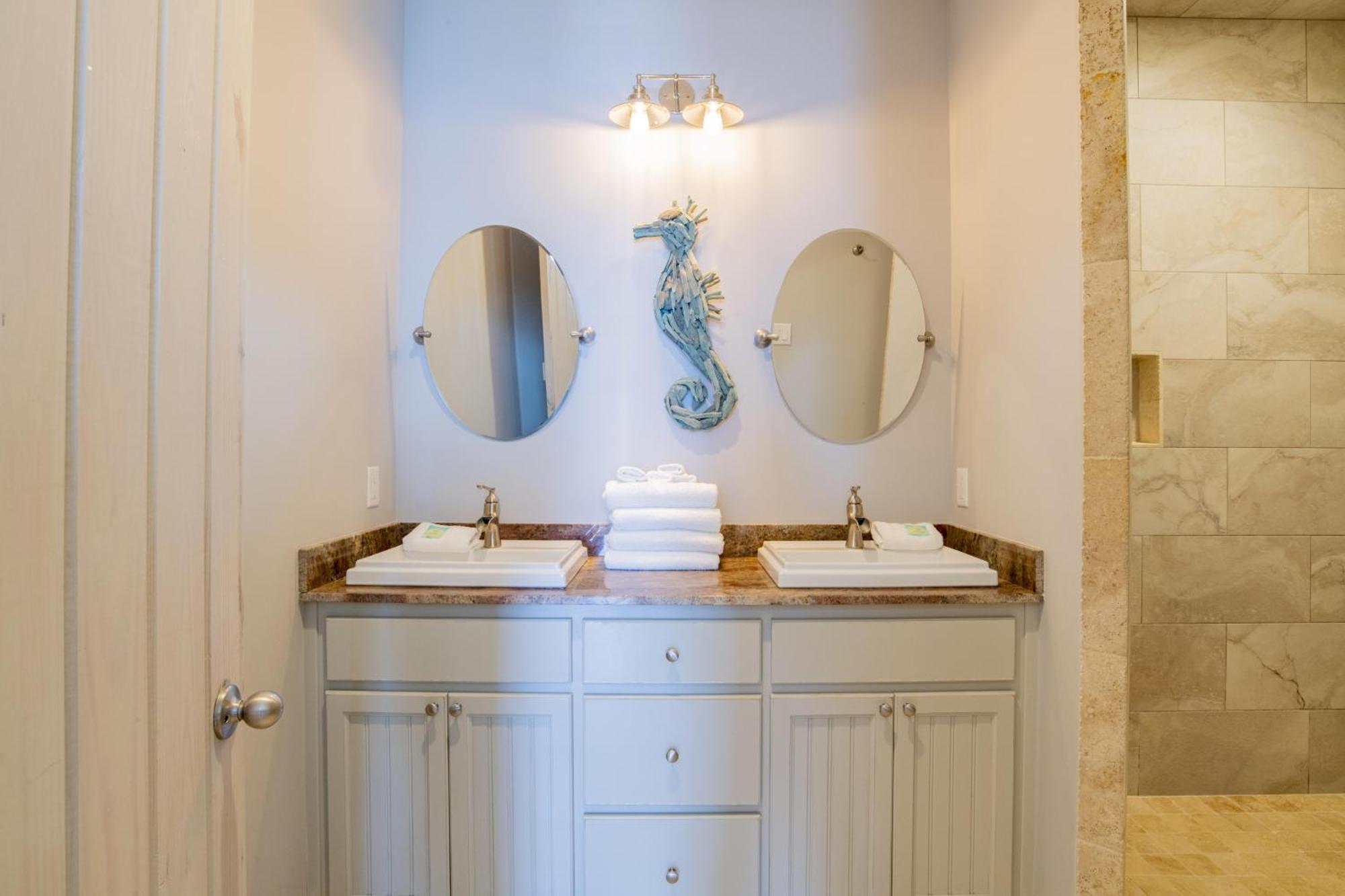 Castle In The East West 2 - 18 Bedrooms * Orange Beach