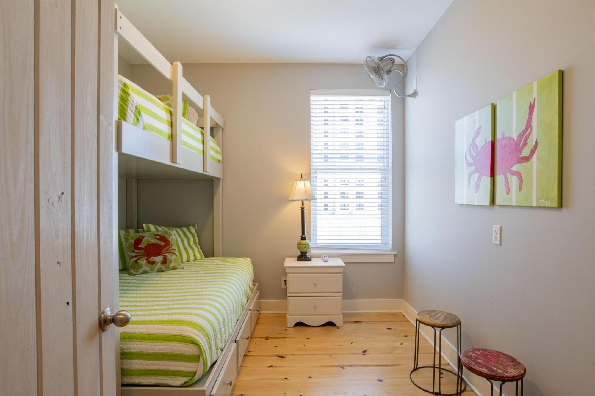 Castle In The East West 2 - 18 Bedrooms Holiday home *
