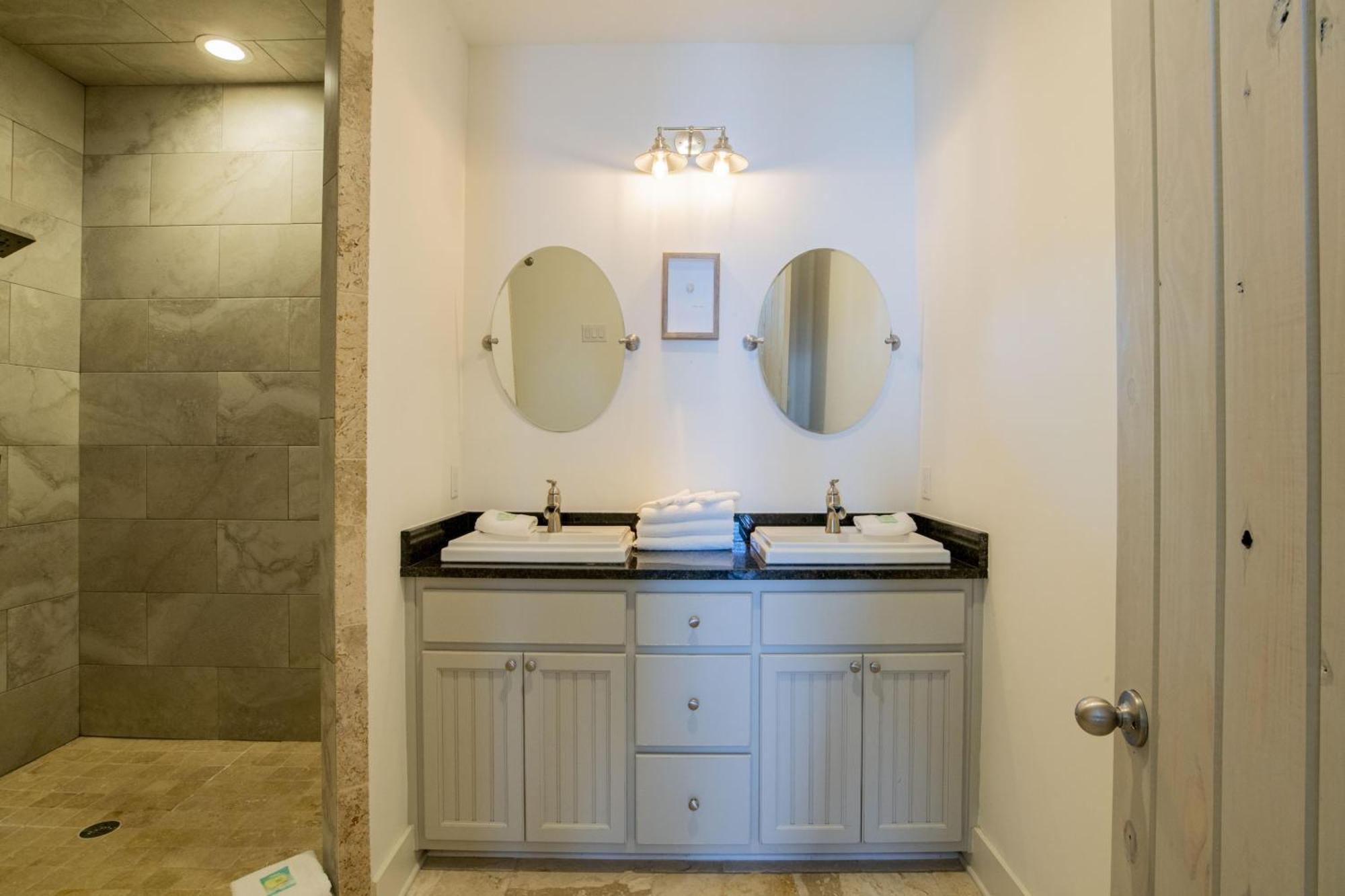 Holiday home Castle In The East West 2 - 18 Bedrooms Orange Beach
