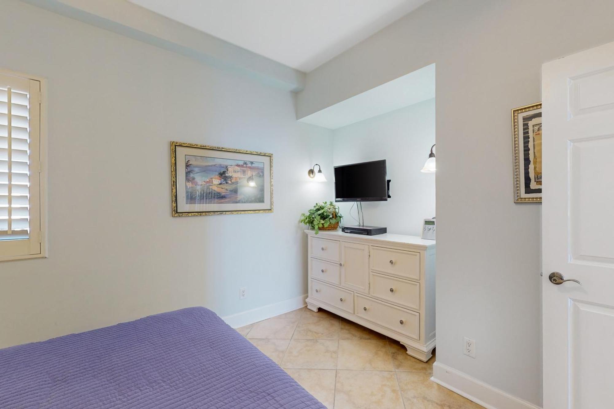 Broadmoor 1203 Apartment *