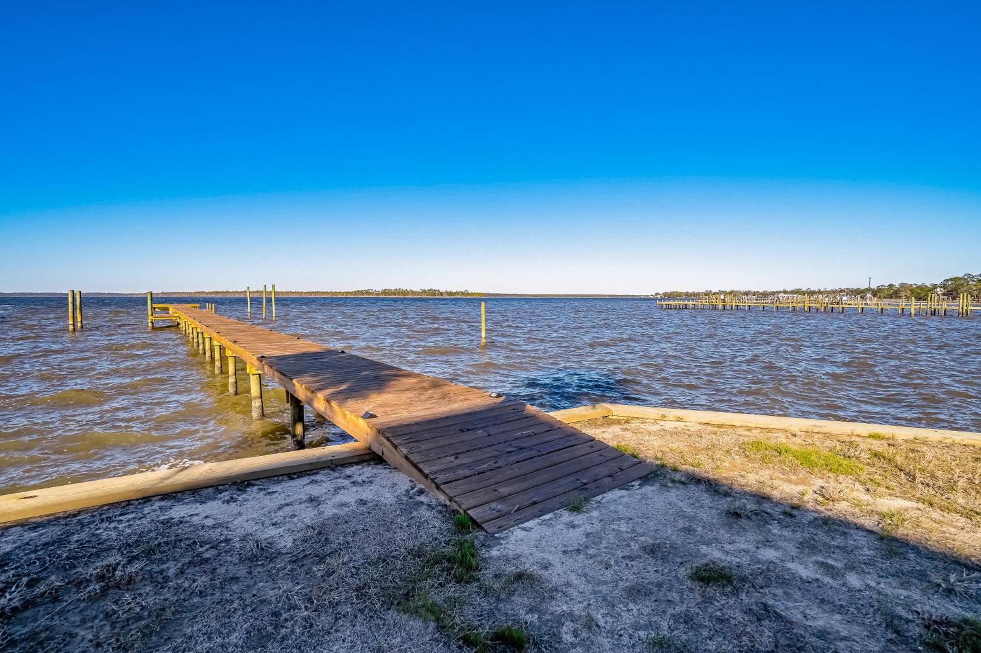 Wolf Bay 106 *