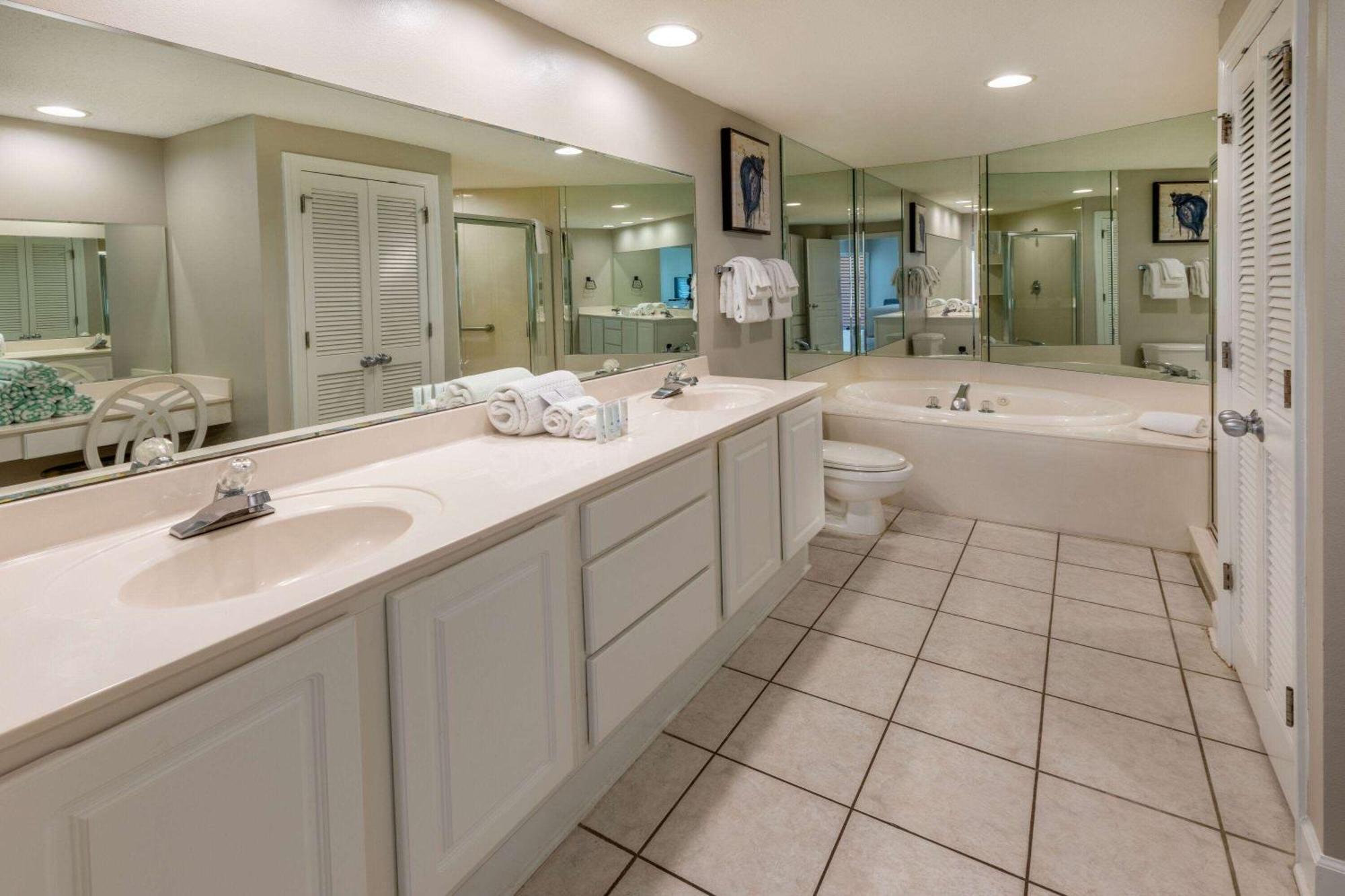 Palm Orange A Ramada By Wyndham Resort Orange Beach