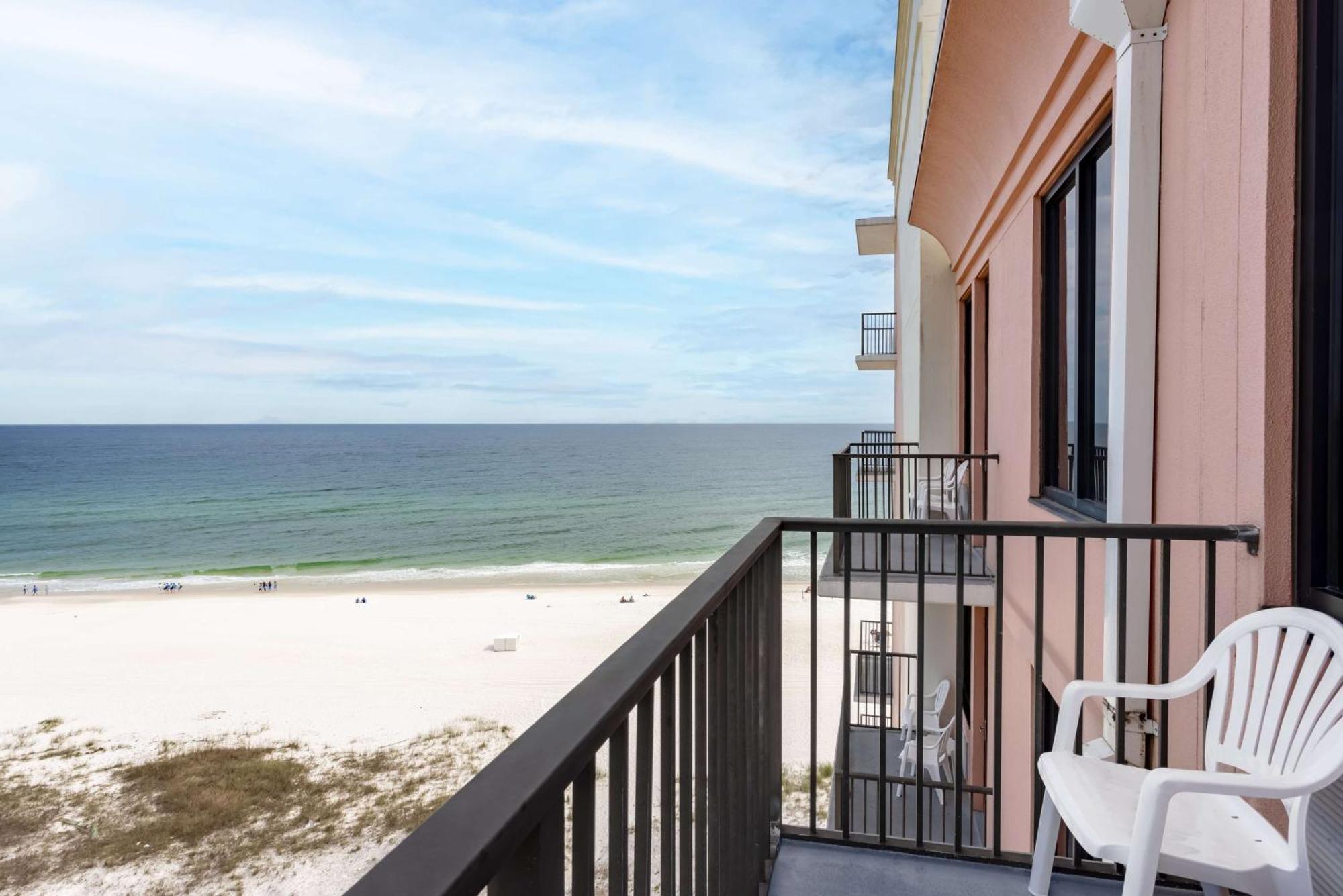 Hampton & - Orange Hotel 3*